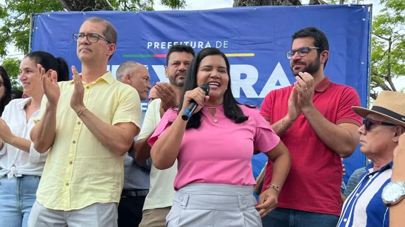 Prefeitura de Teixeira de Freitas realiza maior entrega de veículos da história da Rede Municipal de Ensino Prefeitura de Teixeira de Freitas realiza maior entrega de veículos da história da Rede Municipal de Ensino