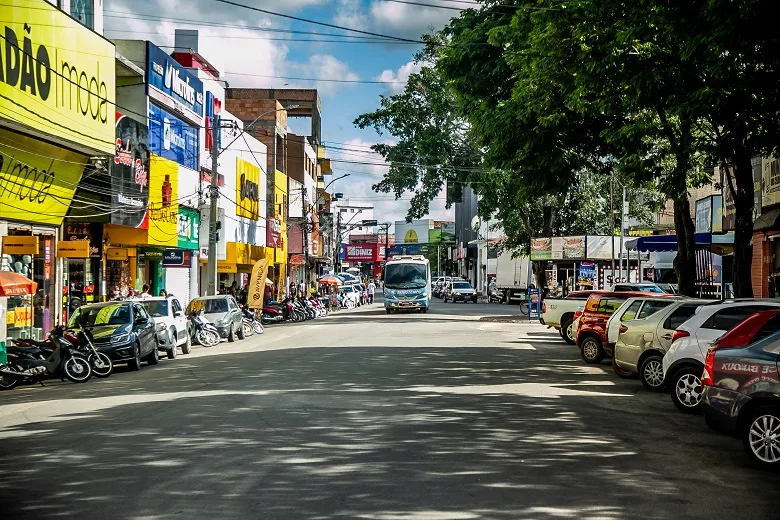 Comércio de Teixeira de Freitas ficará fechado durante o Carnaval 2026 após acordo sindical