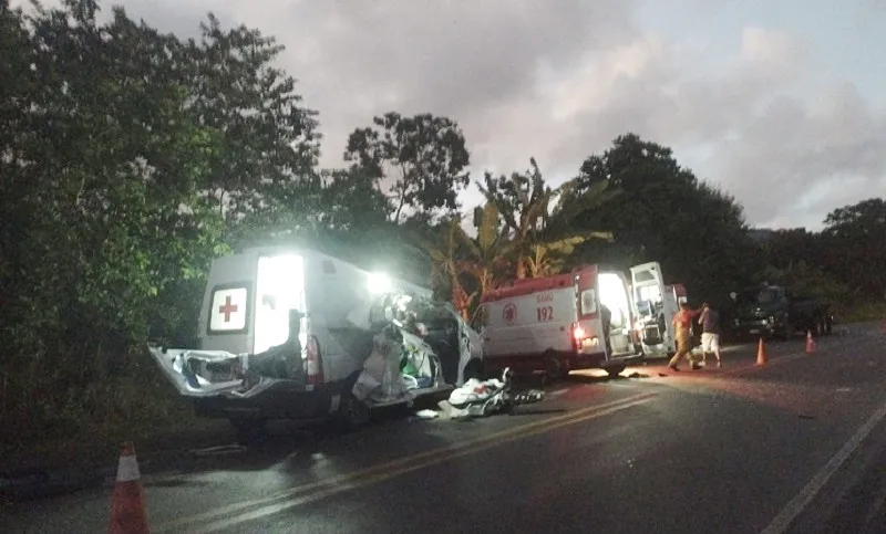 Tragédia na BR-101: Acidente com Ambulância de Teixeira de Freitas deixa três mortos próximo de Itabuna