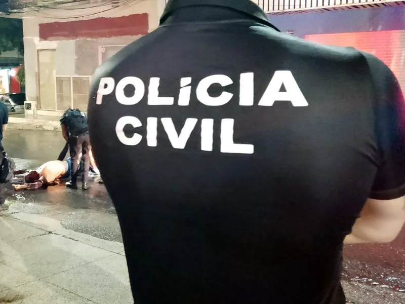 Thiago Guerra é assassinado em frente de um posto de combustíveis no centro de Teixeira de Freitas Thiago Guerra é assassinado em frente de um posto de combustíveis no centro de Teixeira de Freitas