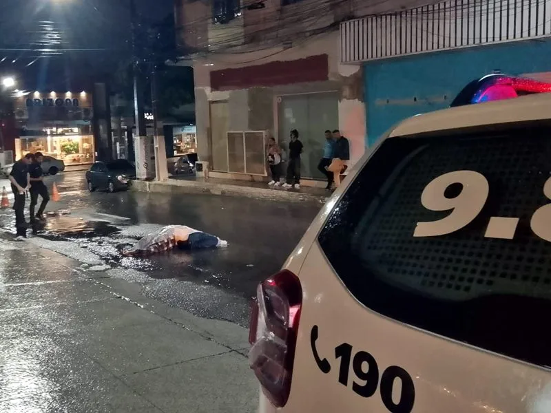 Thiago Guerra é assassinado em frente de um posto de combustíveis no centro de Teixeira de Freitas Thiago Guerra é assassinado em frente de um posto de combustíveis no centro de Teixeira de Freitas