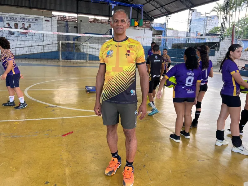 Mundo Vôlei lança máquina de treinamento inédita no Clube Jacarandá em Teixeira de Freitas'