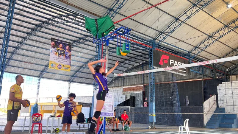 Mundo Vôlei lança máquina de treinamento inédita no Clube Jacarandá em Teixeira de Freitas'
