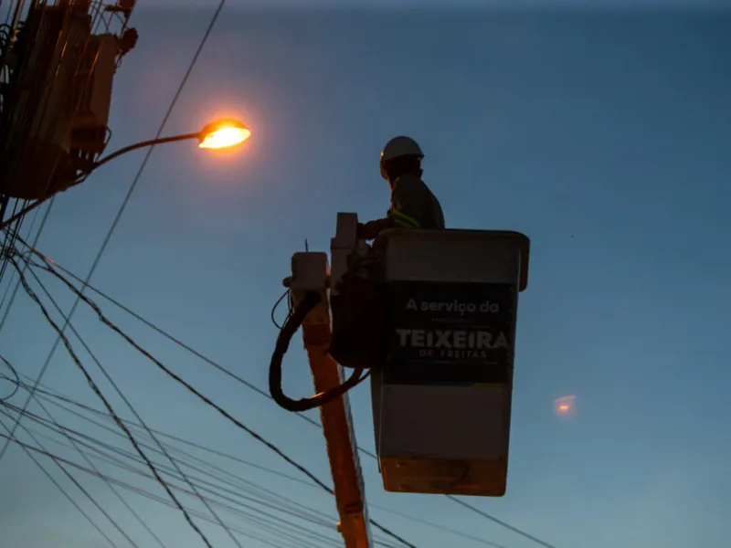 Modernização da iluminação avança e chega aos bairros Bela Vista e Ulisses Guimarães