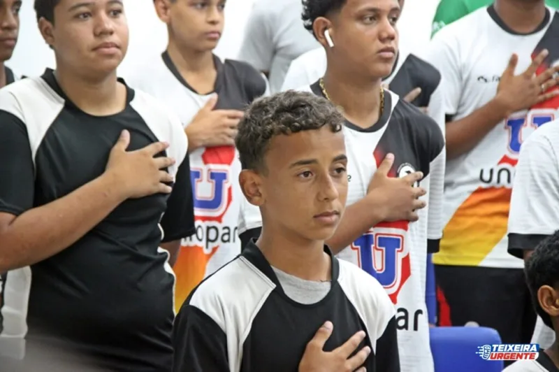 A Secretaria de Esportes de Teixeira de Freitas realizou, na noite desta quinta-feira (20), o Congresso Técnico e o sorteio da primeira fase do Torneio do Trabalhador – 1º de Maio. O evento aconteceu no auditório da Universidade Federal do Sul da Bahia (UFSB).