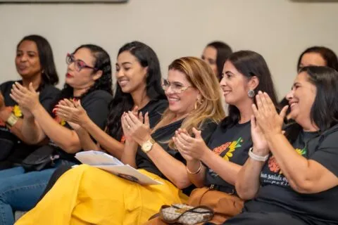 Roda de conversa destaca a importância da saúde mental da mulher em Teixeira de Freitas