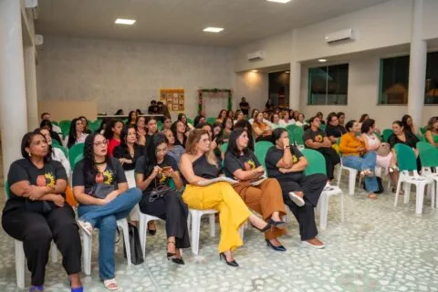 Roda de conversa destaca a importância da saúde mental da mulher em Teixeira de Freitas