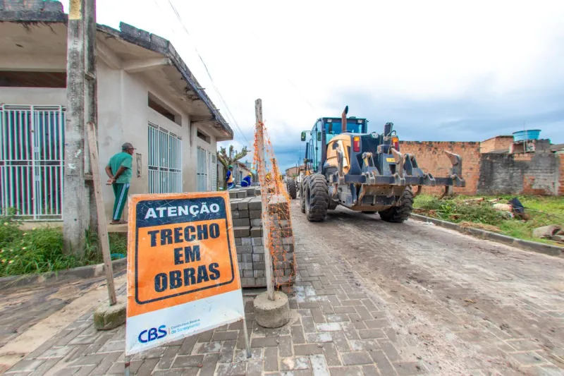 Prefeitura segue com pavimentação e chega à Rua Honduras, no bairro Ulisses Guimarães