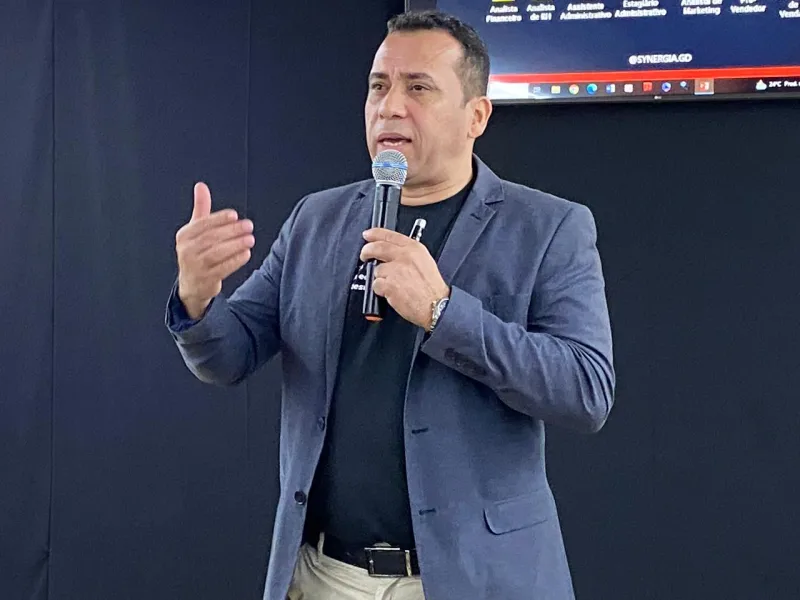 Empresário e coach Franz Sergio Machado de Castro morre aos 50 anos em Teixeira de Freitas Empresário e coach Franz Sergio Machado de Castro morre aos 50 anos em Teixeira de Freitas