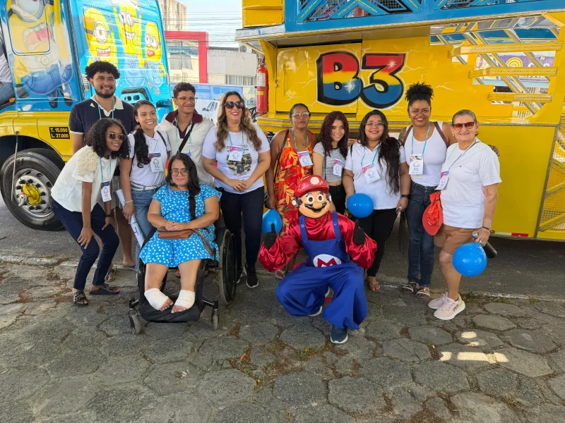Caminhada pelo Autismo reúne famílias e levanta reivindicações por mais apoio em Teixeira de Freitas   