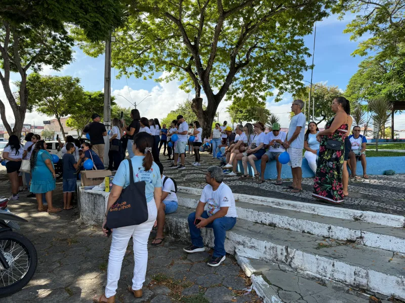 Caminhada pelo Autismo reúne famílias e levanta reivindicações por mais apoio em Teixeira de Freitas   