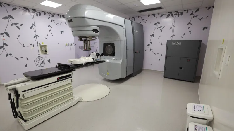 Governo da Bahia entrega serviço de radioterapia e consolida Hospital Estadual Costa das Baleias como referência oncológica no Extremo Sul