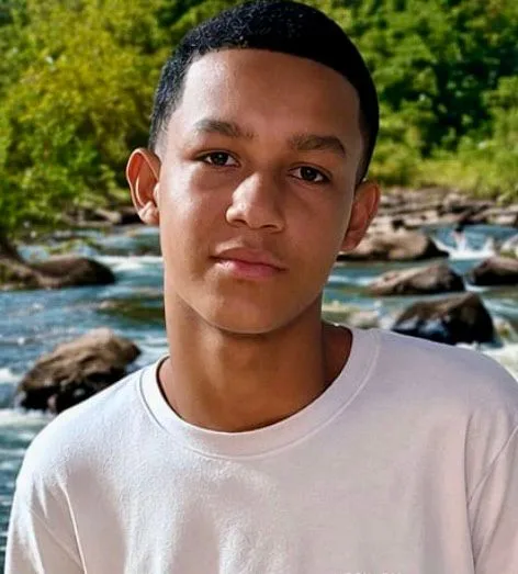 Adolescente desaparece após mergulho no Rio Alcobaça durante comemoração de aniversário em Teixeira de Freitas