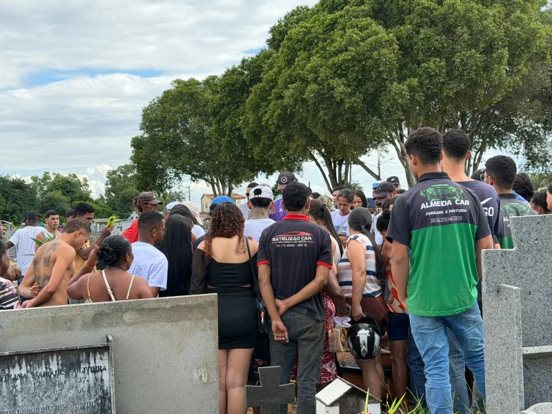 Jovem de 22 anos morre após atendimento no Hospital Municipal de Teixeira de Freitas; família cobra explicações