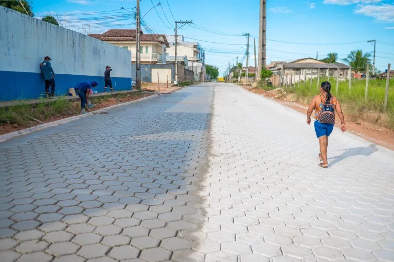 Prefeitura avança com pavimentação da Rua Lisboa no bairro Monte Castelo