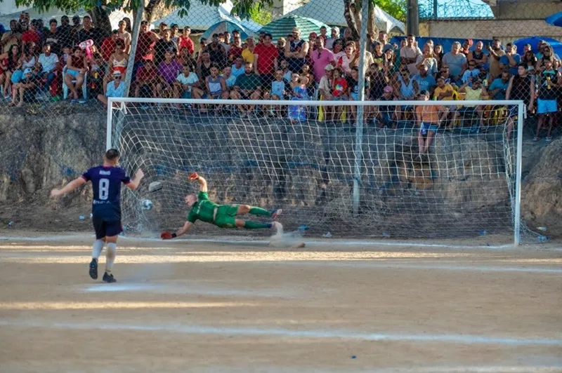 Torneio do Trabalhador é encerrado com finais de futebol de campo e celebração do esporte em Teixeira de Freitas
