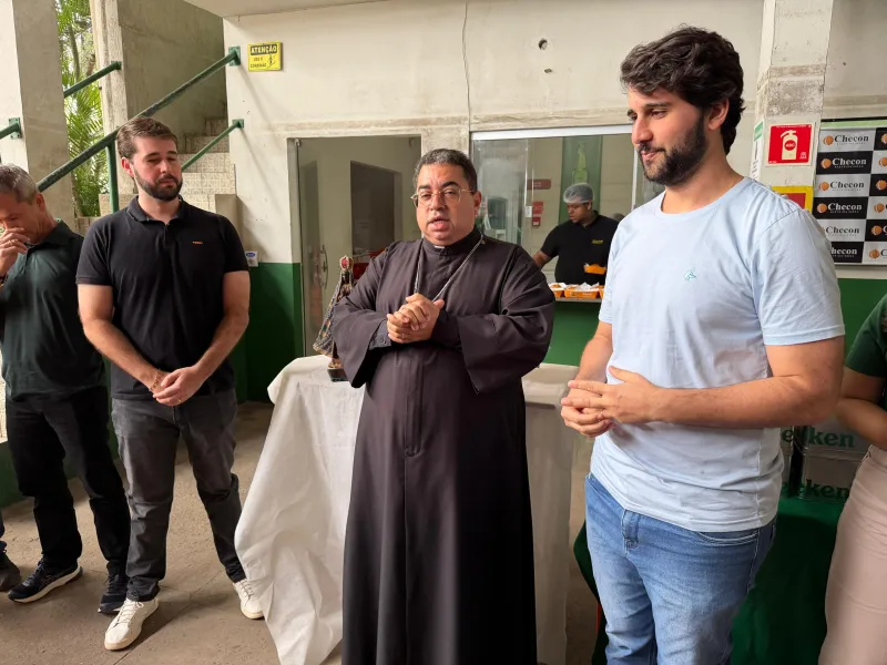 Checon Distribuidora inicia comemorações pelos 35 anos de história com café da manhã especial em Teixeira de Freitas Checon Distribuidora inicia comemorações pelos 35 anos de história com café da manhã especial em Teixeira de Freitas