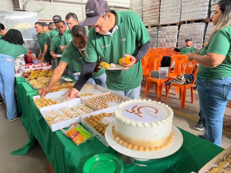 Checon Distribuidora inicia comemorações pelos 35 anos de história com café da manhã especial em Teixeira de Freitas Checon Distribuidora inicia comemorações pelos 35 anos de história com café da manhã especial em Teixeira de Freitas