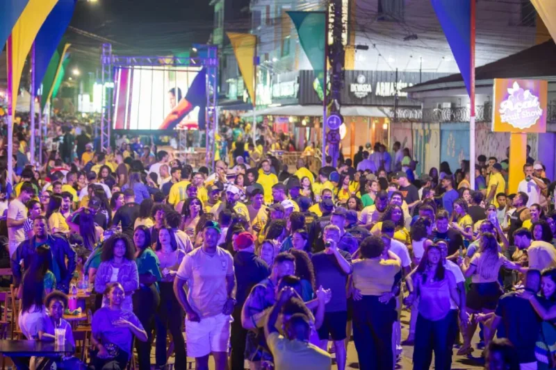 Teixeira Junina – Tradição nos Bairros reúne música, torcida e animação na Rua da Pituba Teixeira Junina – Tradição nos Bairros reúne música, torcida e animação na Rua da Pituba