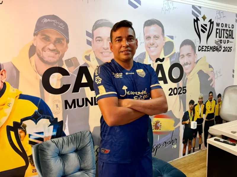 Professor de futsal de Teixeira de Freitas embarca para os Estados Unidos e representará o Brasil no World Futsal Championship Professor de futsal de Teixeira de Freitas embarca para os Estados Unidos e representará o Brasil no World Futsal Championship