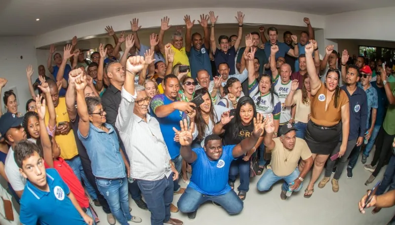 Robertinho reforça confiança em ACM Neto e aposta em parceria para acelerar o desenvolvimento de Mucuri Robertinho reforça confiança em ACM Neto e aposta em parceria para acelerar o desenvolvimento de Mucuri