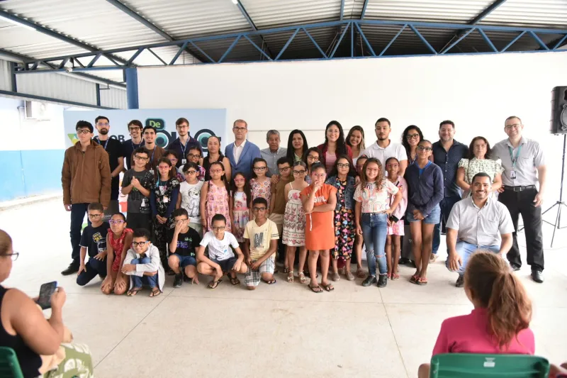 Sicoob Carlos Chagas entrega óculos a alunos de Teixeira de Freitas em ação do projeto “De Olho no Futuro” Sicoob Carlos Chagas entrega óculos a alunos de Teixeira de Freitas em ação do projeto “De Olho no Futuro”