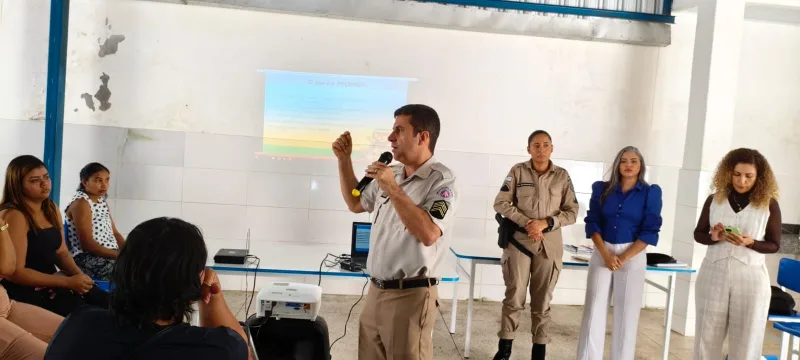 PMBA leva PROERD a quatro escolas neste semestre para prevenir drogas e violência em Teixeira de Freitas PMBA leva PROERD a quatro escolas neste semestre para prevenir drogas e violência em Teixeira de Freitas