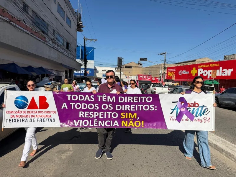 Agosto Lilás leva campanha contra a violência às ruas de Teixeira de Freitas Agosto Lilás leva campanha contra a violência às ruas de Teixeira de Freitas