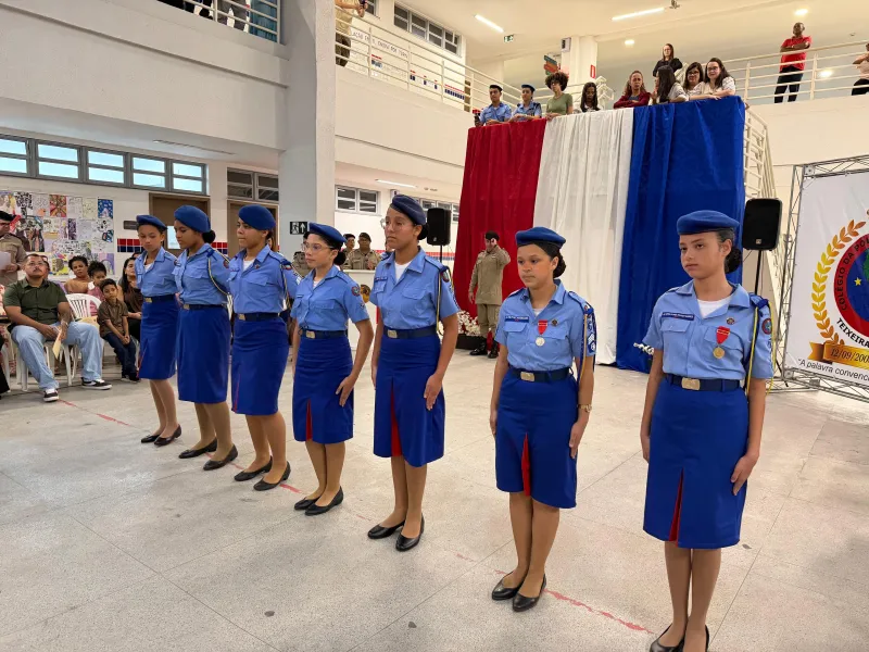 Alunos do Colégio Militar Anísio Teixeira são promovidos e recebem homenagens por desempenho no primeiro semestre Alunos do Colégio Militar Anísio Teixeira são promovidos e recebem homenagens por desempenho no primeiro semestre