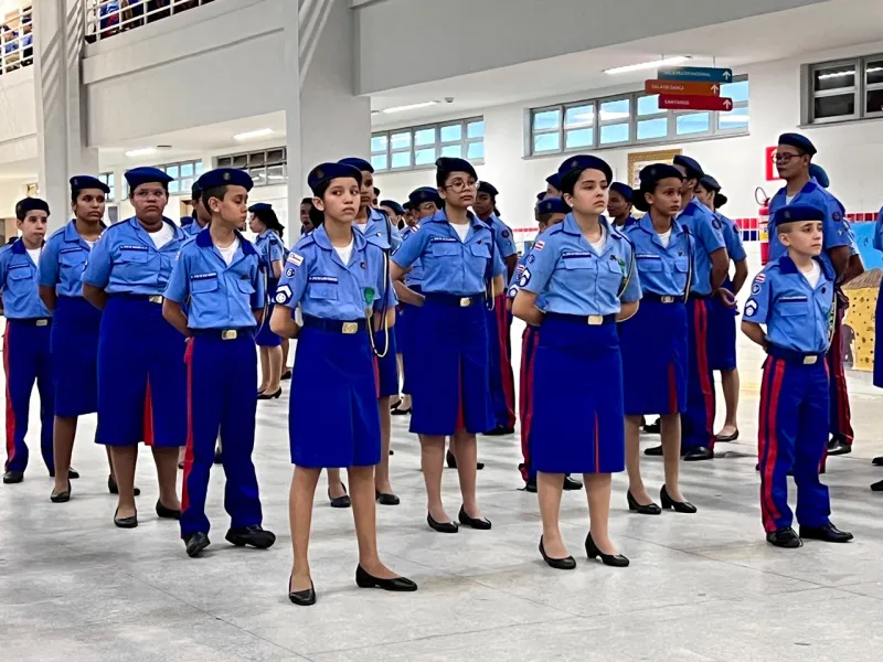 Alunos do Colégio Militar Anísio Teixeira são promovidos e recebem homenagens por desempenho no primeiro semestre Alunos do Colégio Militar Anísio Teixeira são promovidos e recebem homenagens por desempenho no primeiro semestre