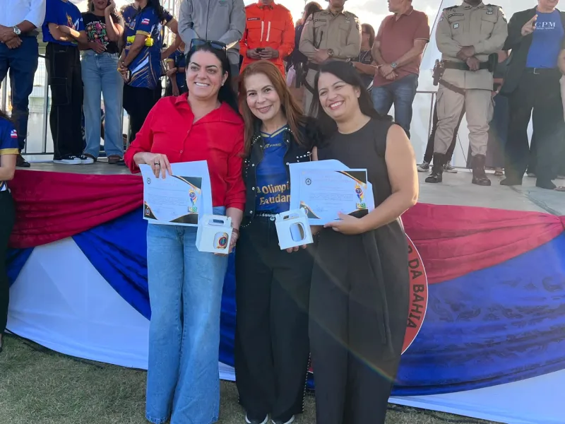 CPM Anísio Teixeira celebra 20 anos com abertura da 2ª Olimpíada Estudantil e revezamento da Tocha Olímpica CPM Anísio Teixeira celebra 20 anos com abertura da 2ª Olimpíada Estudantil e revezamento da Tocha Olímpica