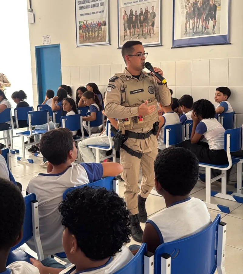 PMBA realiza palestra sobre violência, bullying e segurança no ambiente escolar em Teixeira de Freitas PMBA realiza palestra sobre violência, bullying e segurança no ambiente escolar em Teixeira de Freitas