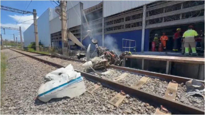 Avião cai em pátio do metrô de BH, na Estação São Gabriel; piloto morreu