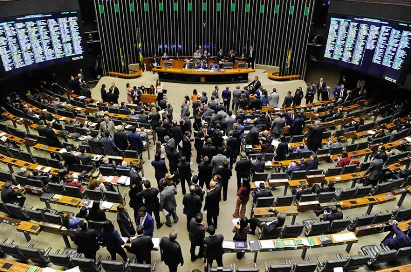 Senado aprova fim da escala 6x1 e redução da jornada de trabalho Senado aprova fim da escala 6x1 e redução da jornada de trabalho