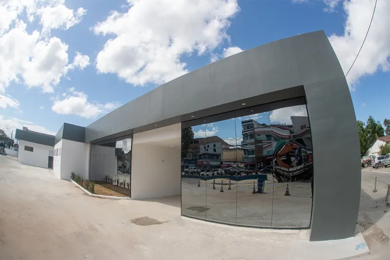 Fachada do Hospital Municipal de Teixeira de Freitas passa por reforma e ganha acesso exclusivo para pedestres Fachada do Hospital Municipal de Teixeira de Freitas passa por reforma e ganha acesso exclusivo para pedestres