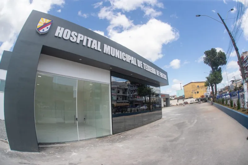 Fachada do Hospital Municipal de Teixeira de Freitas passa por reforma e ganha acesso exclusivo para pedestres Fachada do Hospital Municipal de Teixeira de Freitas passa por reforma e ganha acesso exclusivo para pedestres