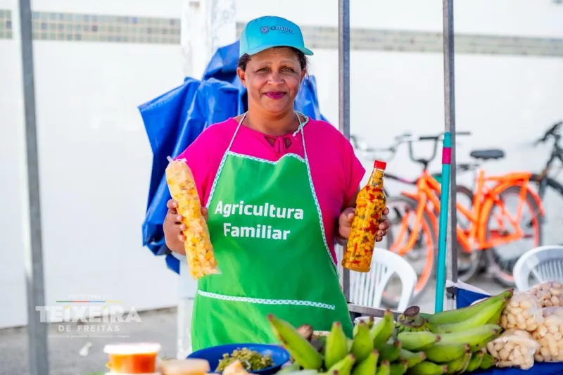 Feira da Agricultura Familiar aproxima produtores e consumidores em Teixeira de Freitas