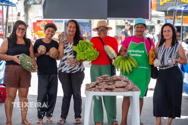 Feira da Agricultura Familiar aproxima produtores e consumidores em Teixeira de Freitas