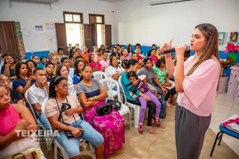 Prefeitura de Teixeira de Freitas realiza ação do Outubro Rosa no CRAS Vila Vargas Prefeitura de Teixeira de Freitas realiza ação do Outubro Rosa no CRAS Vila Vargas