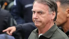 Bolsonaro sofre traumatismo craniano na PF, afirma médico responsável