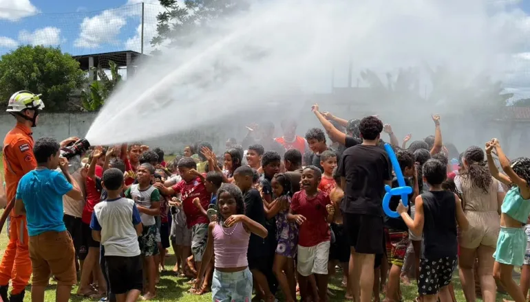 Capítulo 50 da Ordem DeMolay realiza projeto Criança Feliz em parceria com a OAB em Teixeira de Freitas