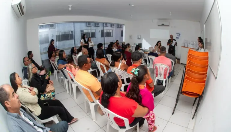 CER IV entrega mais de 46 aparelhos auditivos e amplia acesso à reabilitação para pacientes do Extremo Sul 