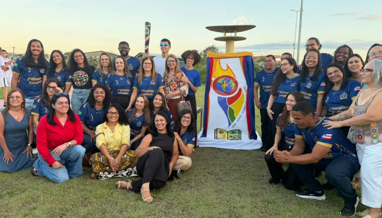 CPM Anísio Teixeira celebra 20 anos com abertura da 2ª Olimpíada Estudantil e revezamento da Tocha Olímpica