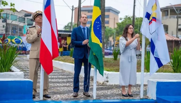 Desfile de 7 de Setembro leva história do Brasil às ruas de Teixeira de Freitas