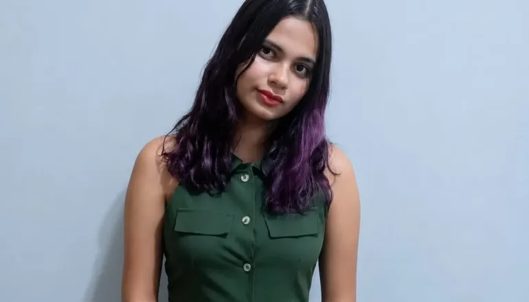 Escritora Gabrielle Andreza lança "Versos Medíocres para Pessoas Medíocres" e propõe reflexão sobre a literatura contemporânea