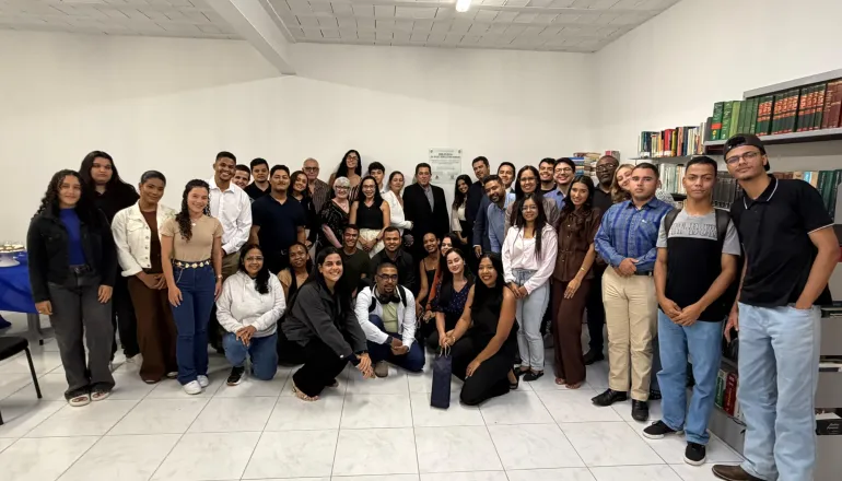 Faculdade Anhanguera inaugura biblioteca e eterniza trajetória do Juiz Roney Cunha
