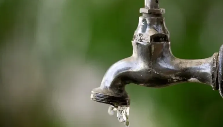 Manutenção emergencial interrompe fornecimento de água em Teixeira de Freitas nesta terça-feira