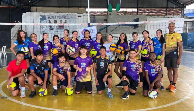 Mundo Vôlei lança máquina de treinamento inédita no Clube Jacarandá em Teixeira de Freitas'