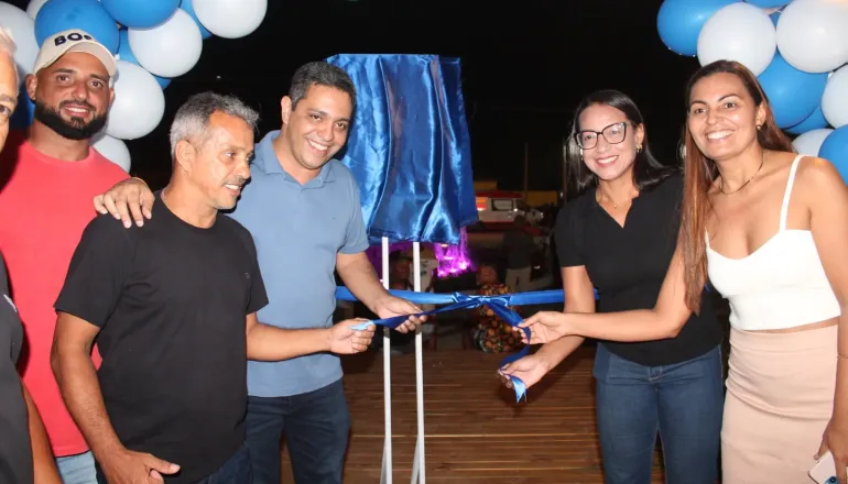 Prefeitura de Caravelas inaugura Praça Damor da Cruz Alcântara no bairro Portelinha