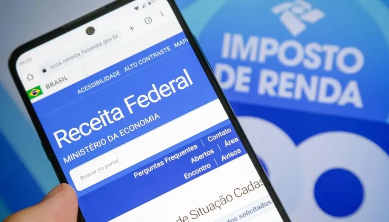 Restituição do Imposto de Renda deve ajudar brasileiros a quitar dívidas e reorganizar finanças, aponta Serasa